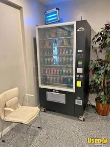 Vendco Glass Front Snack and Drink Combo Vending Machine For Sale in Maryland!