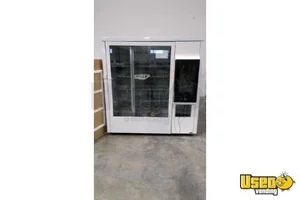 Signifi Elevate Touchscreen/  Custom User Interface Automated Retail Vending Machine for Sale in Mississippi!