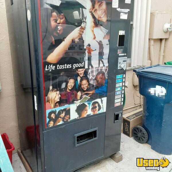 Vendo Multiple Price Vendo Soda Machine Florida for Sale