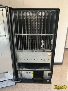 Vendo Soda Machine 4 Minnesota for Sale
