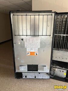 Vendo Soda Machine 6 Minnesota for Sale