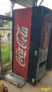 Vendo Soda Machine 6 South Carolina for Sale