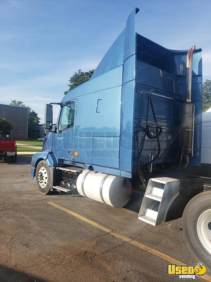 Volvo Vnl 630 Hi Rise Sleeper Cab Semi Truck Used Sleeper Truck