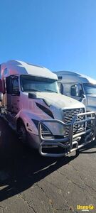 Well Maintained - 2020 Volvo VNL 760  Sleeper Cab Semi Truck for Sale in Illinois!