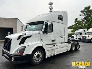 2016 Volvo VNL 670 Sleeper Cab Semi Truck | Transport Service Vehicle for Sale in New Jersey!