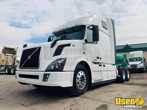 2016 Volvo VNL Diesel Engine Sleeper Cab Semi Truck for Sale in New Jersey!