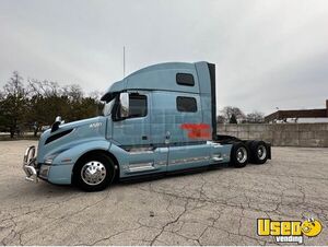 2019 - Volvo VNL 860 Globetrotter Sleeper Cab Semi Truck | Ready for Business Semi Truck for Sale in Ohio!