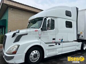 2017 Volvo VNL 670 Sleeper Cab Semi Truck  Transport Service Vehicle for Sale in Texas!