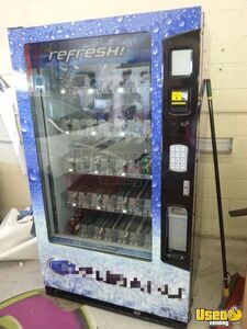 Vue40 Vendo Soda Machine California for Sale