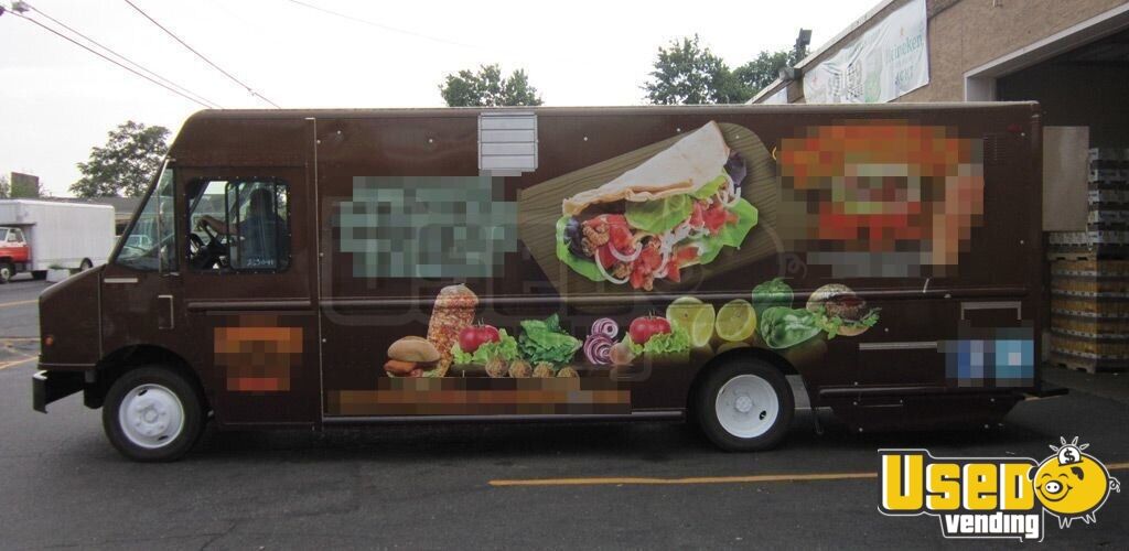 Freightliner Food Truck | mobile kitchen for Sale in New York