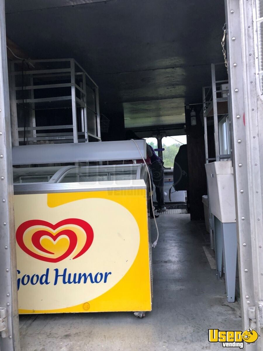 Chevrolet P30 22' Stepvan Ice Cream / Empty Food Truck for ...