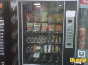 1 N Usi Snack Machine 2 California for Sale