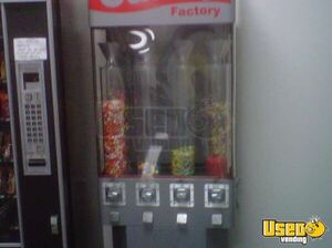 1 N Usi Snack Machine 3 California for Sale