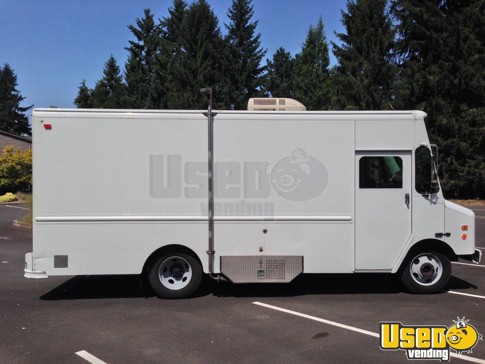 Chevy Grumman P30 Retail Truck | Food Truck for Sale in ...