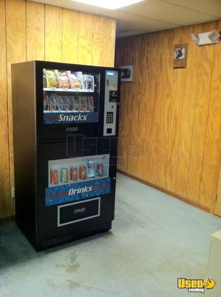 2 Y/o Genesis Soda Vending Machines Kentucky for Sale