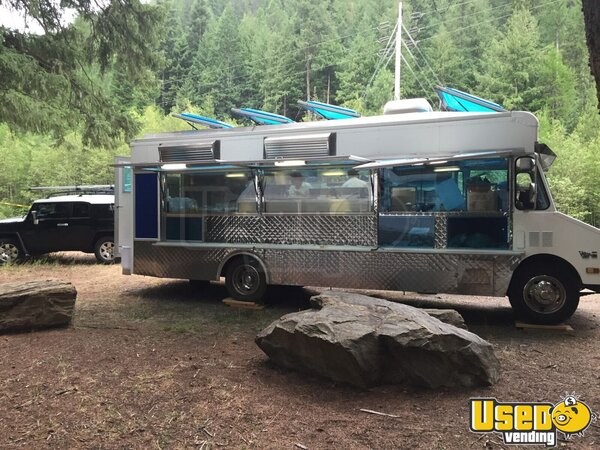 GMC Mobile Kitchen Food Truck for Sale in Illinois!!!